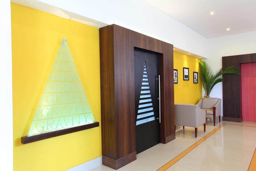 Hotel Luciya Palace Thrissur Bagian luar foto