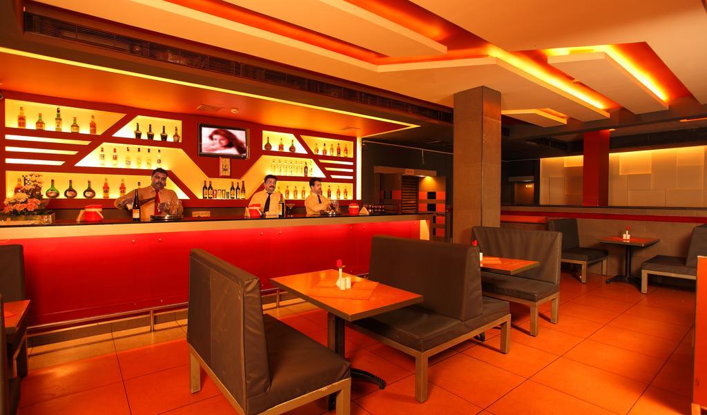 Hotel Luciya Palace Thrissur Bagian luar foto